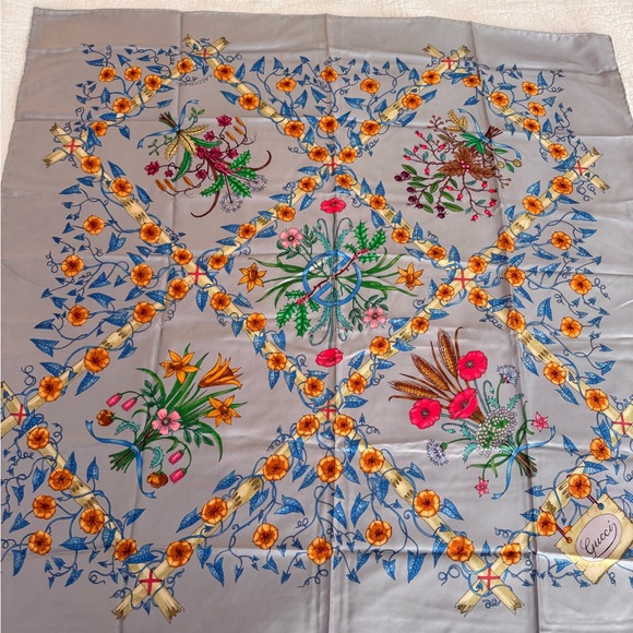 Vintage Gucci Silk Scarf by Vitoria Accornero - Picture 2 of 10
